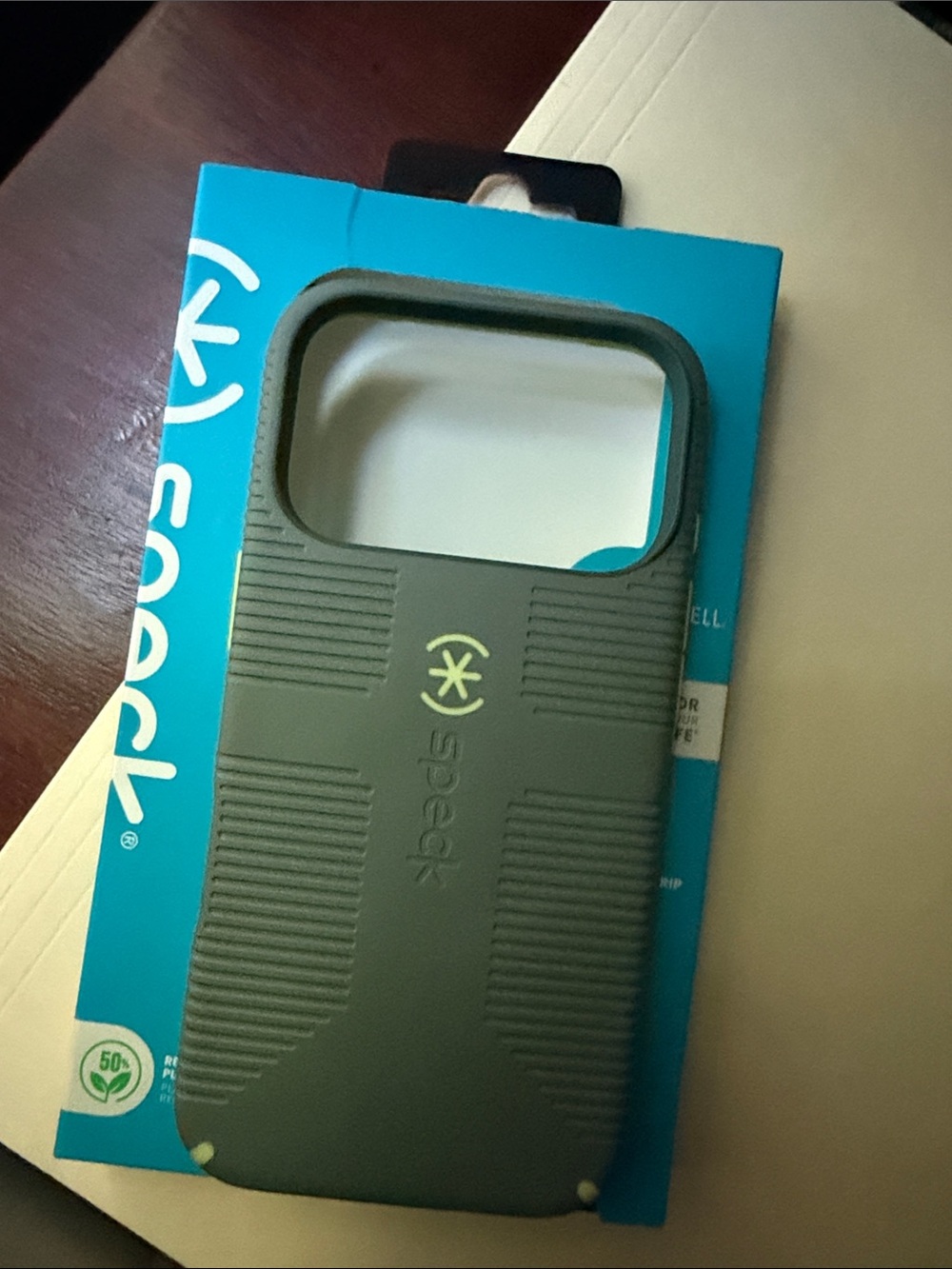 speck Olive Green Rugged Protective Phone Case iPhone 17 pro